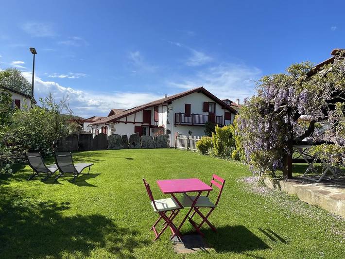 Gîte for 2 people, with garden in South-west France