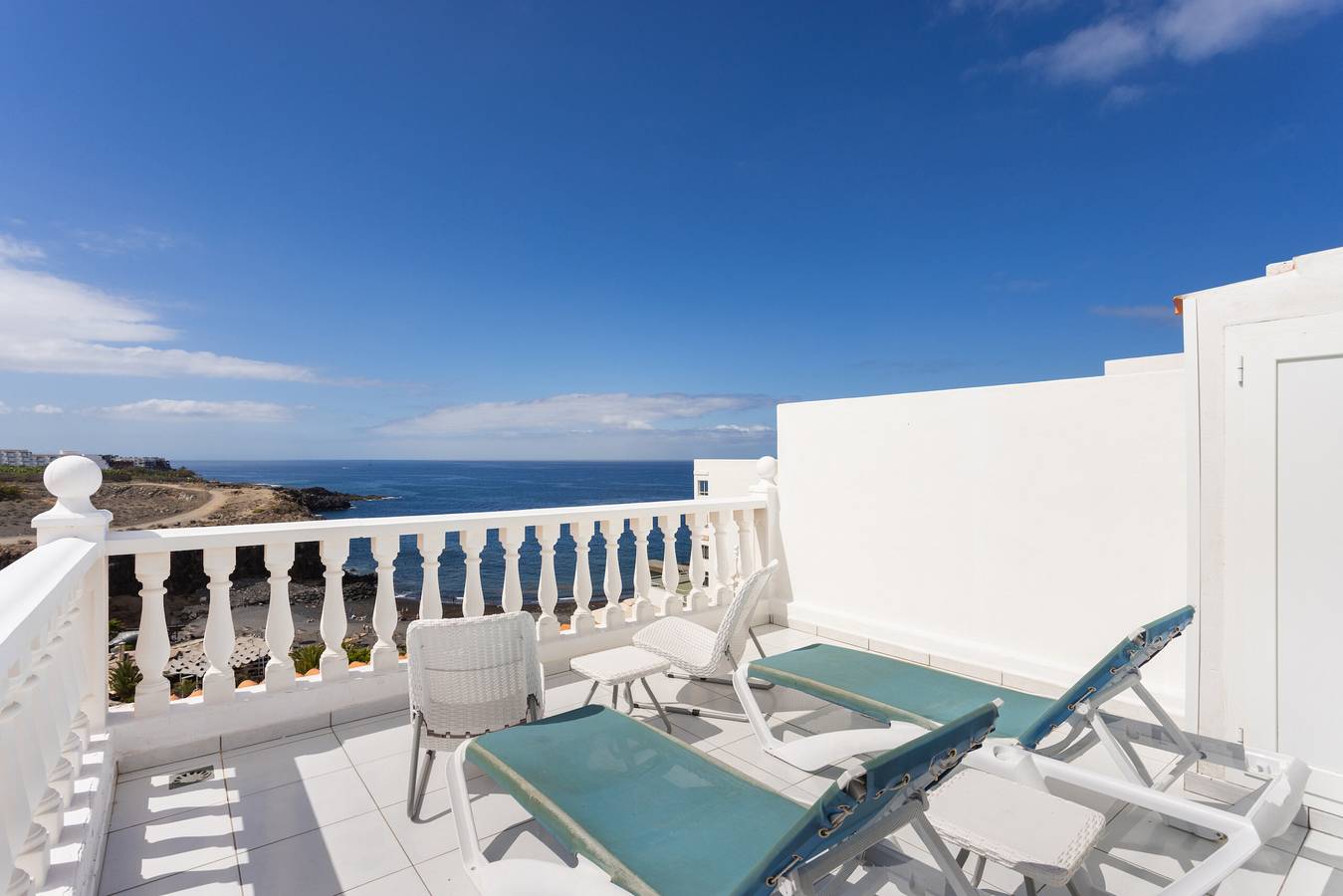 Entire apartment, Holiday apartment for 2 people with terrace in Sueno Azul, Adeje