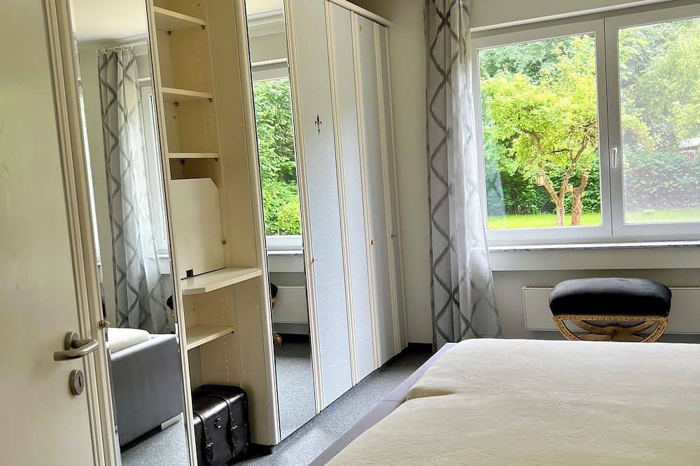 Bungalow im Grünen mit Garten, 20Min bis Berlin Hbf (Regio). in Falkensee, Havelland