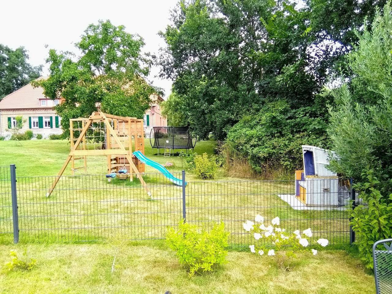 Ganze Wohnung, Ferienwohnung 'Das Landhaus 1' mit gemeinschaftlichem Garten und Wi-Fi in Kirch Mulsow, Neubukow-Salzhaff
