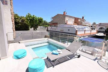 Villa für 8 Personen, mit Whirlpool und Terrasse sowie Garten an der Costa Brava