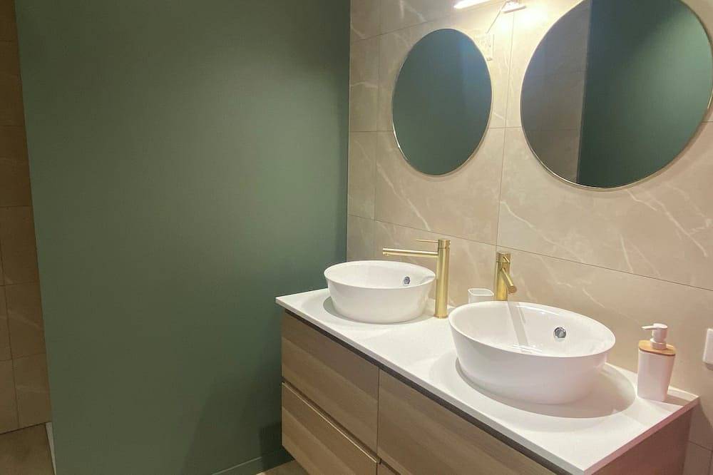 Villa with sea access and spa in Saint-Vincent-sur-Jard, Vendée