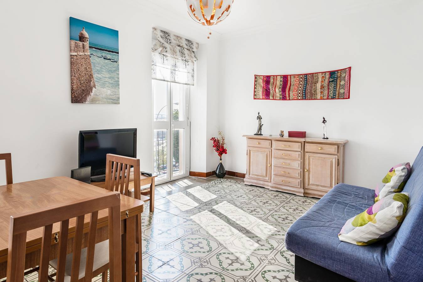 Apartamento entero, Lindo apartamento con aire acondicionado y terraza en la azotea, vista al mar, balcón y Wi-Fi; se admiten mascotas bajo petición in Cádiz, Costa de la Luz