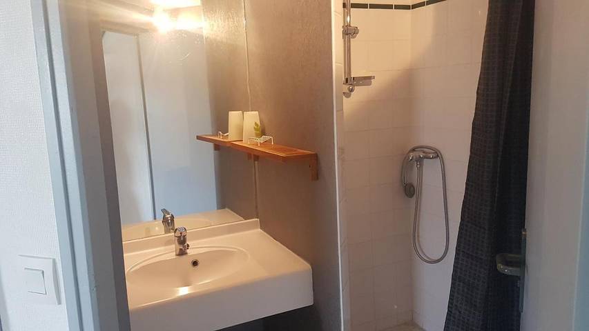 Hôtel pour 2 personnes, avec jardin à Saint-Martial-de-Valette - 3