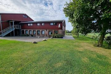 Bauernhof für 12 Personen, mit Garten und Terrasse in Hasselberg