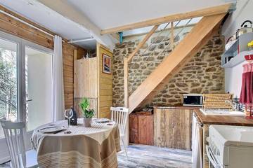 Location de vacances pour 2 personnes, avec terrasse et jardin à Bono