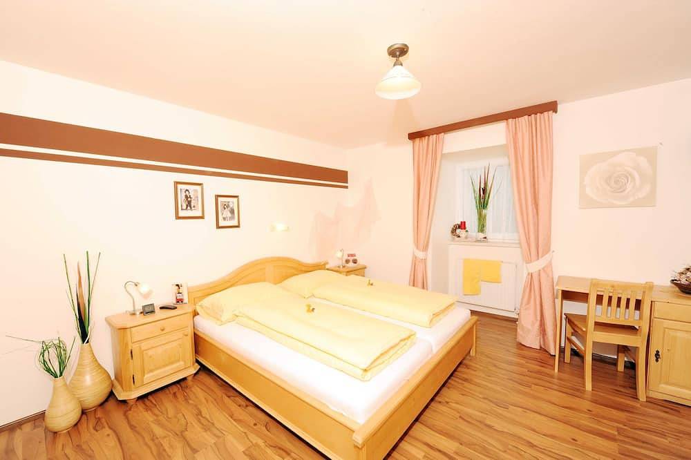 Standard Doppelzimmer - Kirchenwirt Aigen in Rottenmanner und Wölzer Tauern, Aigen im Ennstal