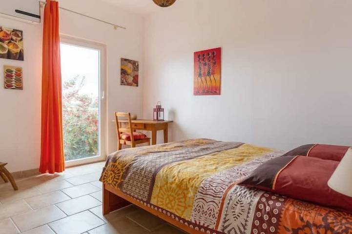 Location de vacances pour 8 personnes, avec piscine et jardin à Alignan-du-Vent - 4