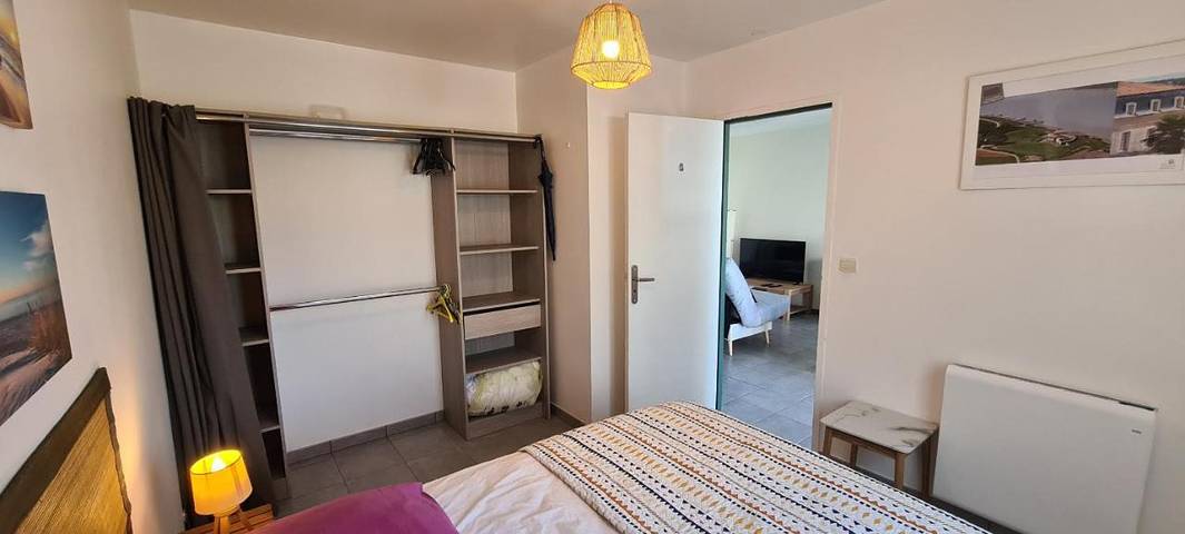 Location de vacances pour 4 personnes, avec terrasse et jardin dans Yves - 3