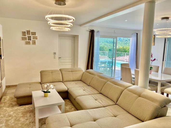 Gîte pour 4 personnes, avec piscine à Saint-Paul-et-Valmalle - 2