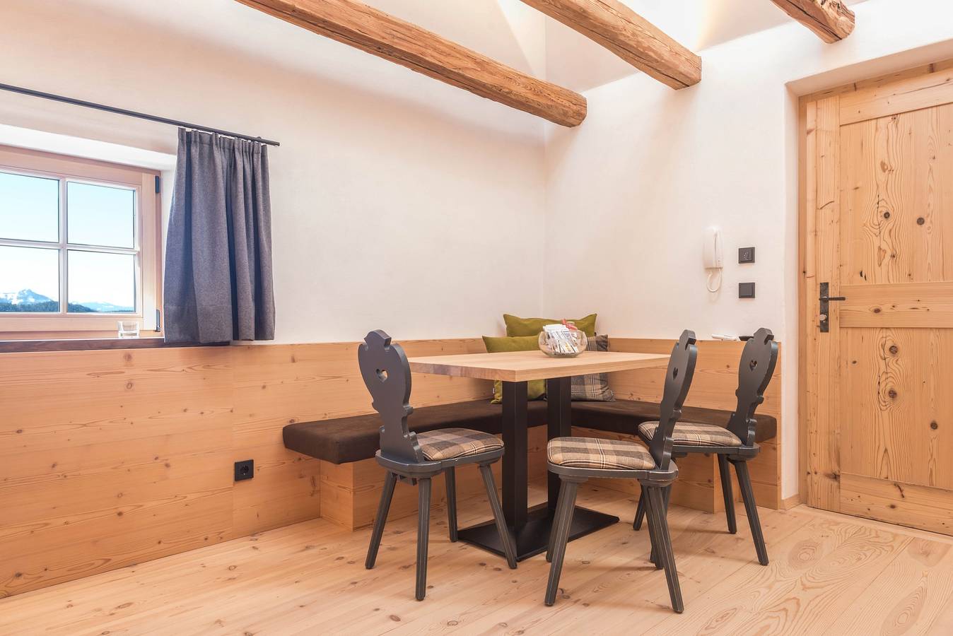 Appartamento intero, Appartamento Vacanze Hatzeshof-Alpenglück con Vista Montagna, Wi-Fi, Balcone e Giardino in Ceves - Tschöfas, Laion