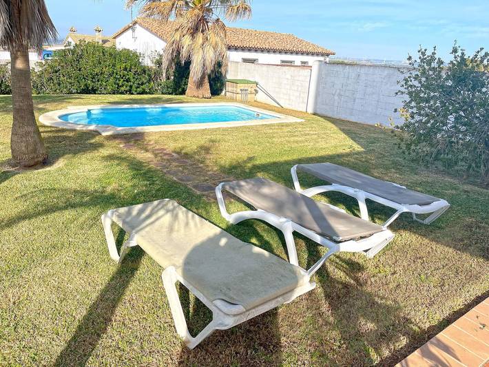Villa mit Pool und zwei Schlafzimmern. In der Nähe von Conil. in Conil de la Frontera, Costa de la Luz