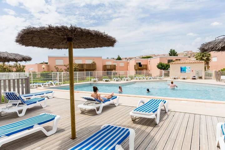 Appart’hôtel pour 3 personnes, avec jardin ainsi que terrasse et piscine