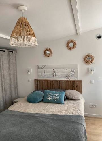 Gîte pour 2 personnes, avec terrasse ainsi que jardin et piscine à Saint-Michel-Chef-Chef