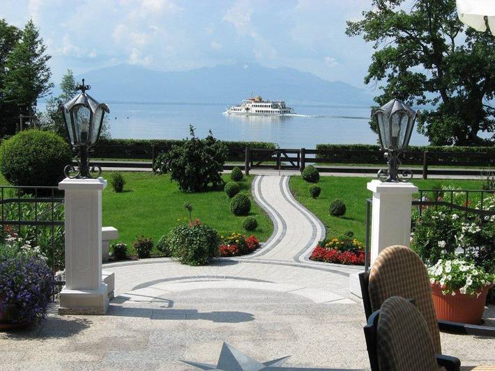 Pension, mit Balkon und Terrasse sowie Garten in Seebruck - 4