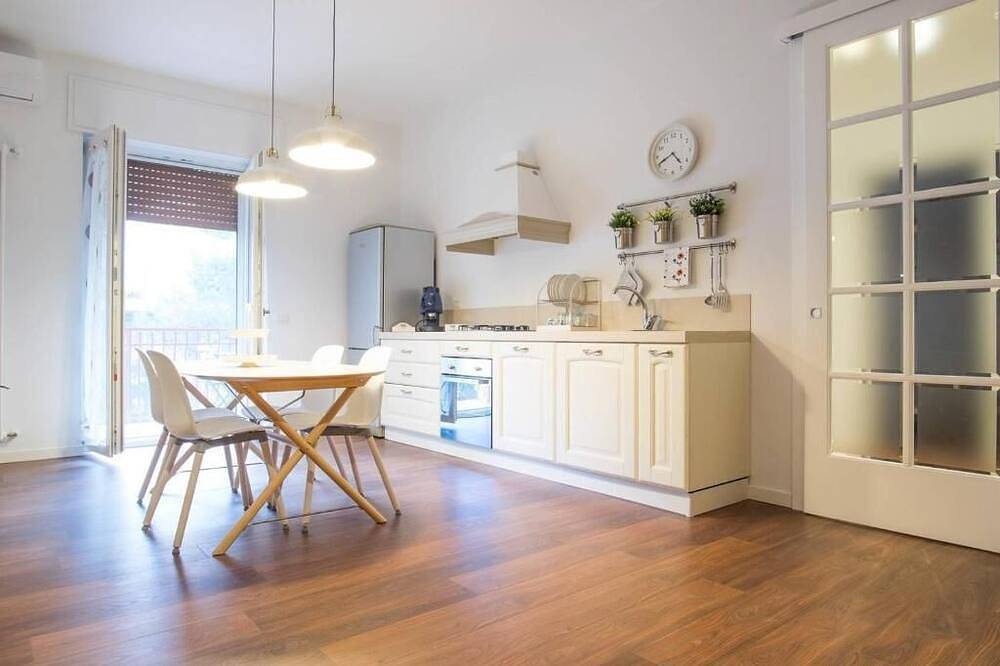 Appartamento intero, Oikos Matera, Casa Vacanza A 200 Metri Dal Centro Storico Dei \"Sassi\" in Matera, Piana del Metaponto