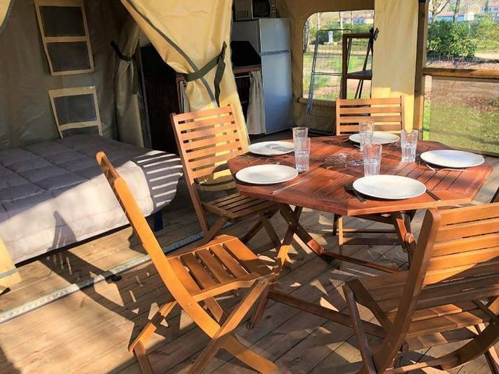 Camping Le Moulin De Bidounet - Wohnzelt auz holz 5 personen - Bali-Lodge mit Sanitäranlagen in Moissac, Tarn-et-Garonne