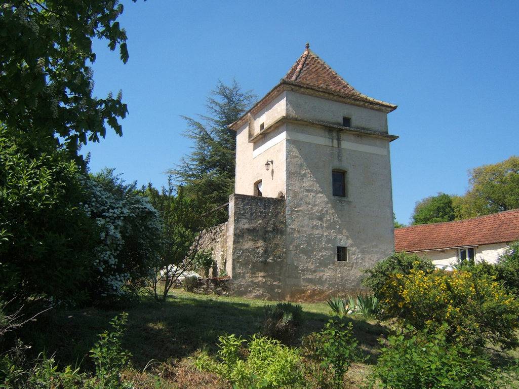 Gîte Pigeonnier proche de Saint Cirq Lapopie in Saint-Martin-Labouval, Massif central