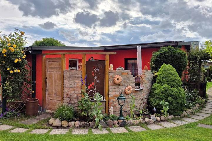 Bungalow für 3 Personen, mit Terrasse und Garten in Loddin