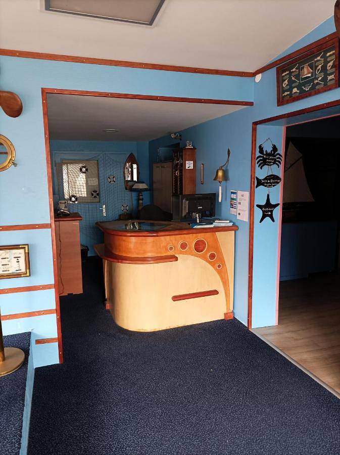 Hôtel pour 3 personnes, avec terrasse, animaux acceptés dans Louvetot - 2