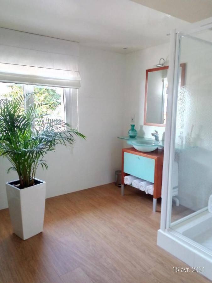 Maison d’hôte pour 2 personnes, avec vue sur le lac et jardin ainsi que vue et piscine à Cournon-d'Auvergne - 3