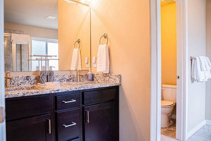 Vacation rental for 14 people in Kirkland