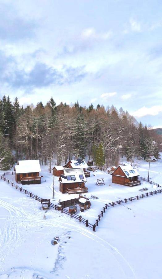 Chatki Osada Babia Raj Zawoja in Zawoja, Karpaty (Polska)