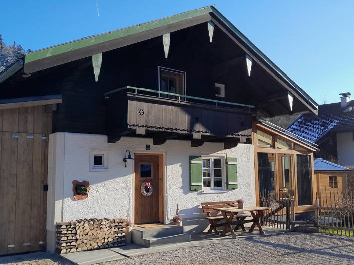 Ferienhaus Keramik-Alm mit Garten und Sauna - Ferienhaus für 1 bis 7 Personen, 3 Schlafzimmer, Wohnzimmer, Küche mit Wintergarten, Dusche/Wc, Wlan in Unterwössen, Bayerische Alpen