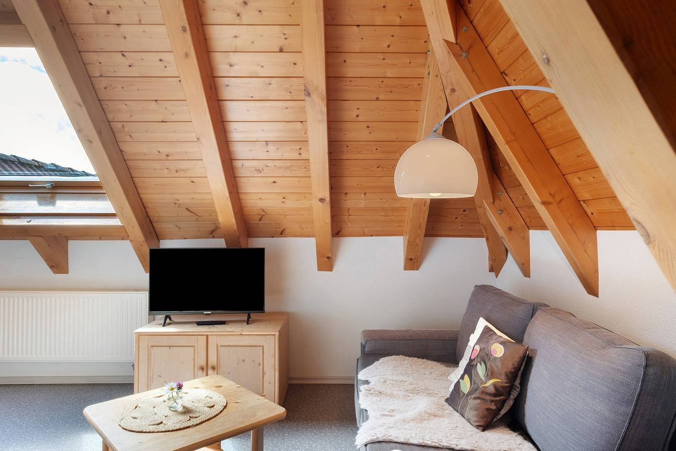 Ganze Wohnung, Apartment 'Großzügiges Rehblick 75qm' mit Bergblick, Gemeinschaftsgarten & Wlan in Schonach, Südschwarzwald