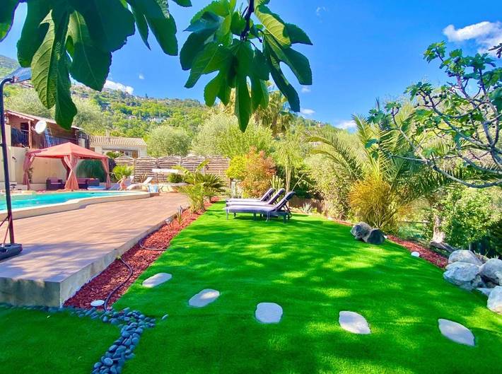 Location de vacances pour 8 personnes, avec vue ainsi que jardin et piscine à Saint-Jeannet - 2