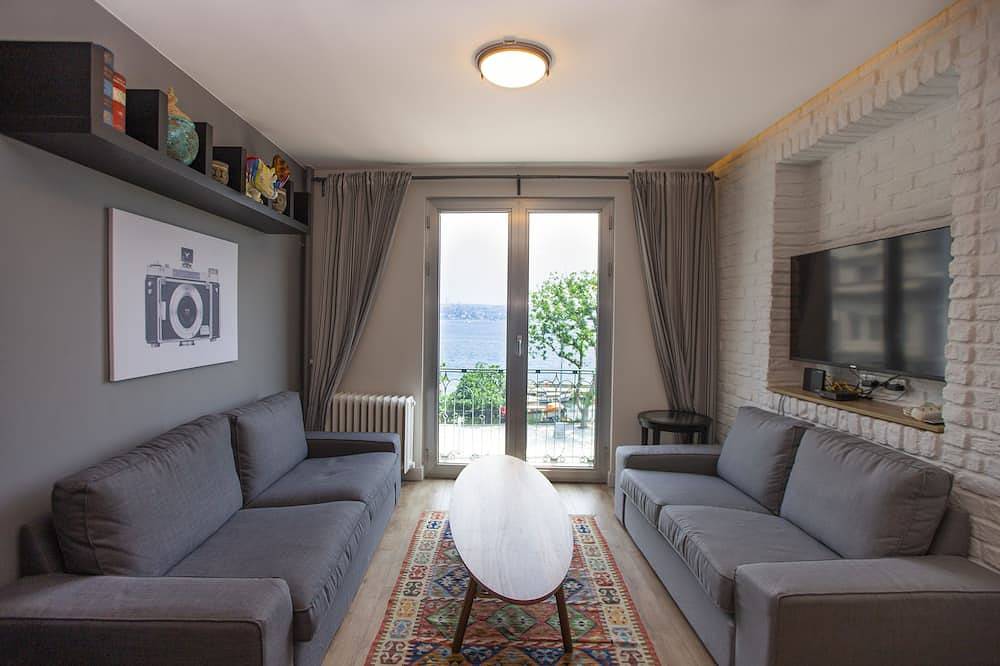 Apartamento entero, Modern 3Br Apartment · Bosphorus & Dolmabahçe View · Central Beyoğlu in Beyoğlu, Estambul