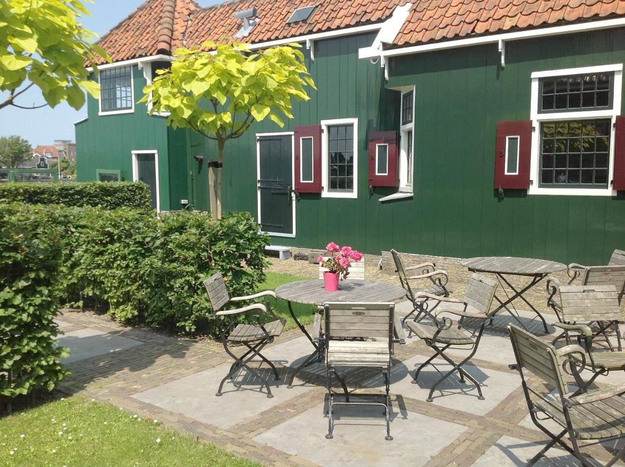 Stay overnight at Windmill Village Zaanse Schans - Amsterdam in Zaanse Schans, Zaandam