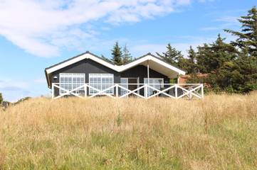 Ferienhaus mit Meerblick für 4 Personen, mit Whirlpool und Terrasse an der Westküste Dänemarks