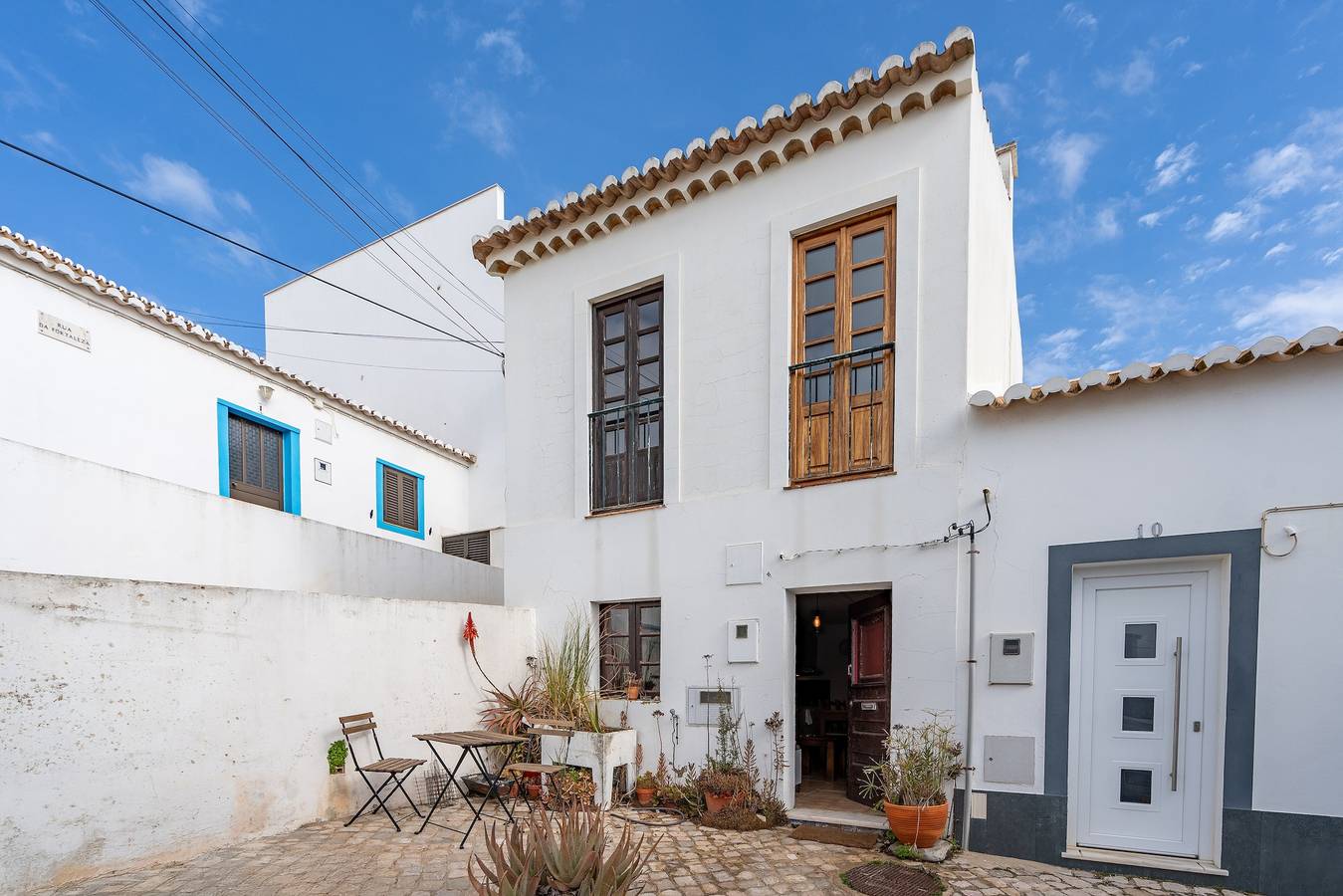 Holiday Home "Casa da Praia 2" with Sea View, Terrace & Wi-Fi in Praia do Burgau, Parque Natural do Sudoeste Alentejano e Costa Vicentina