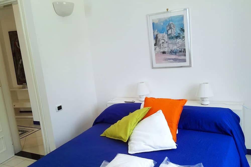 The small castle of the Moors Ii°, private access to sea, lift, parking in Ravello, Sorrento Coast