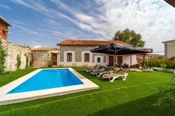 Casa rural para 12 personas, con jacuzzi y jardín en Provincia de Valladolid