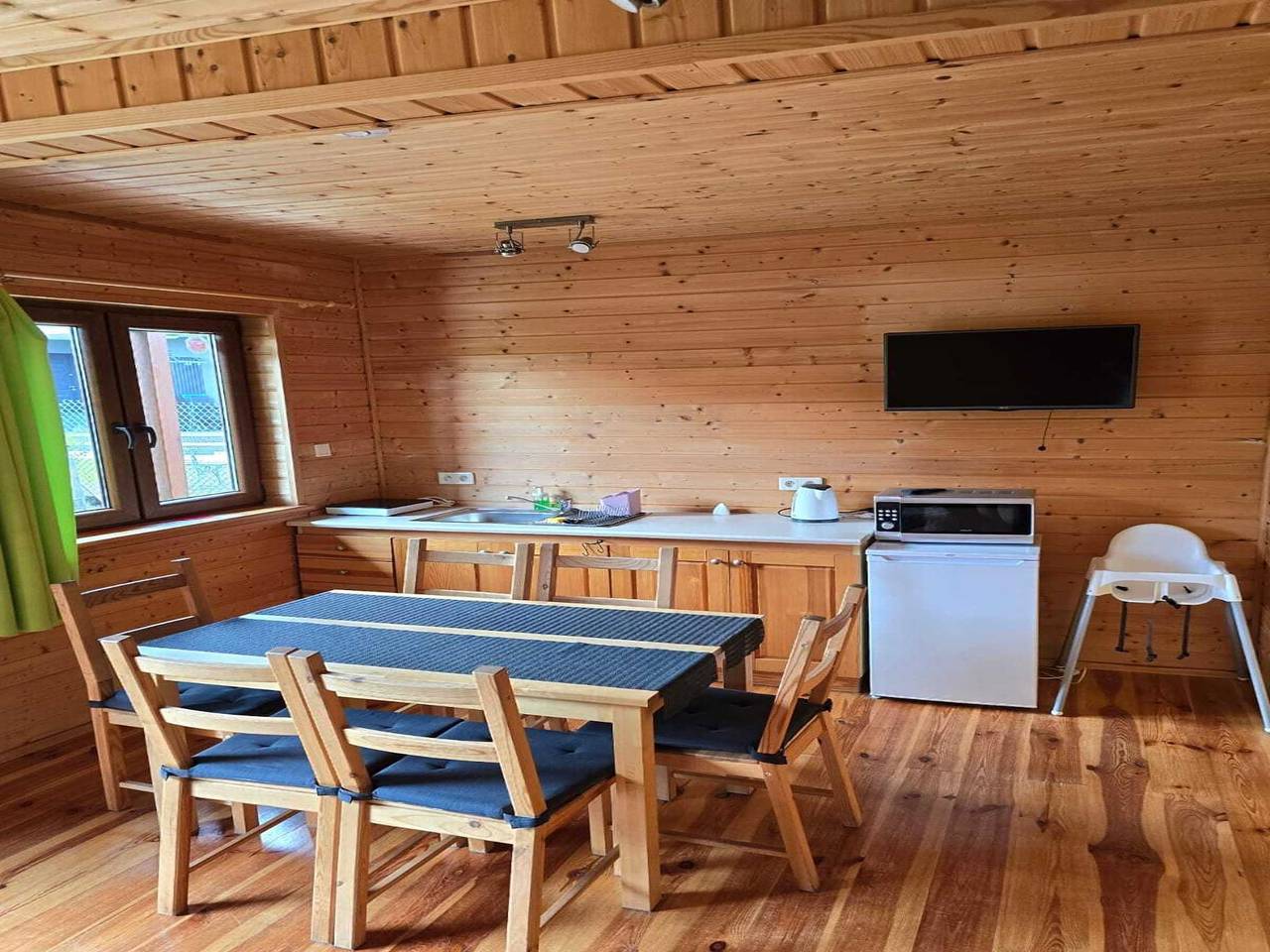 Komfortable Ferienhäuser in Strandnähe in Sarbinowo, Powiat Koszaliński