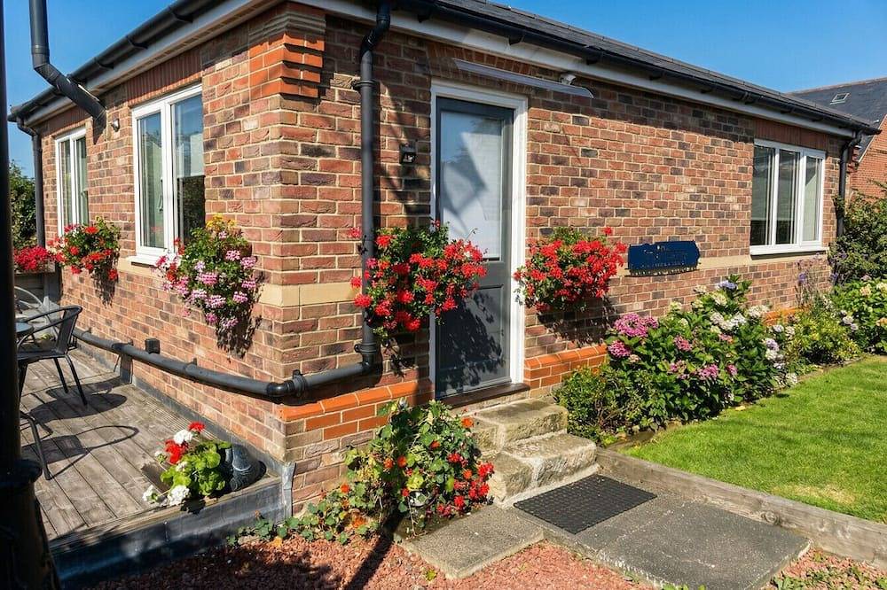 Stylish cottage escape, a stroll from Morpeth town centre in Morpeth, Northumberland