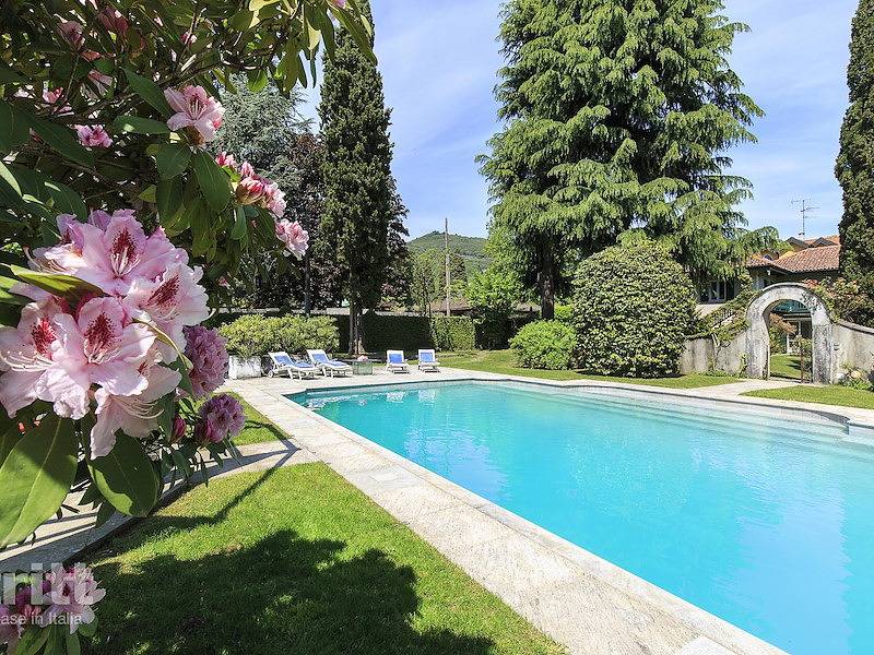 Tritt — Authentisches Ferienhaus für 8 Personen mit Pool in Lesa am Lago Maggiore in Lesa, Lago Maggiore (Piemont)