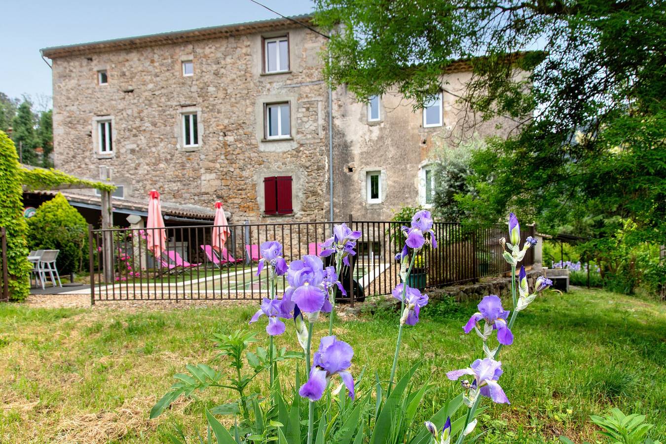 Apartamento entero, « Gîte - La Magnanerie » con vistas a la montaña, piscina compartida y Wi-Fi in Saint-Jean-du-Gard, Cevenas
