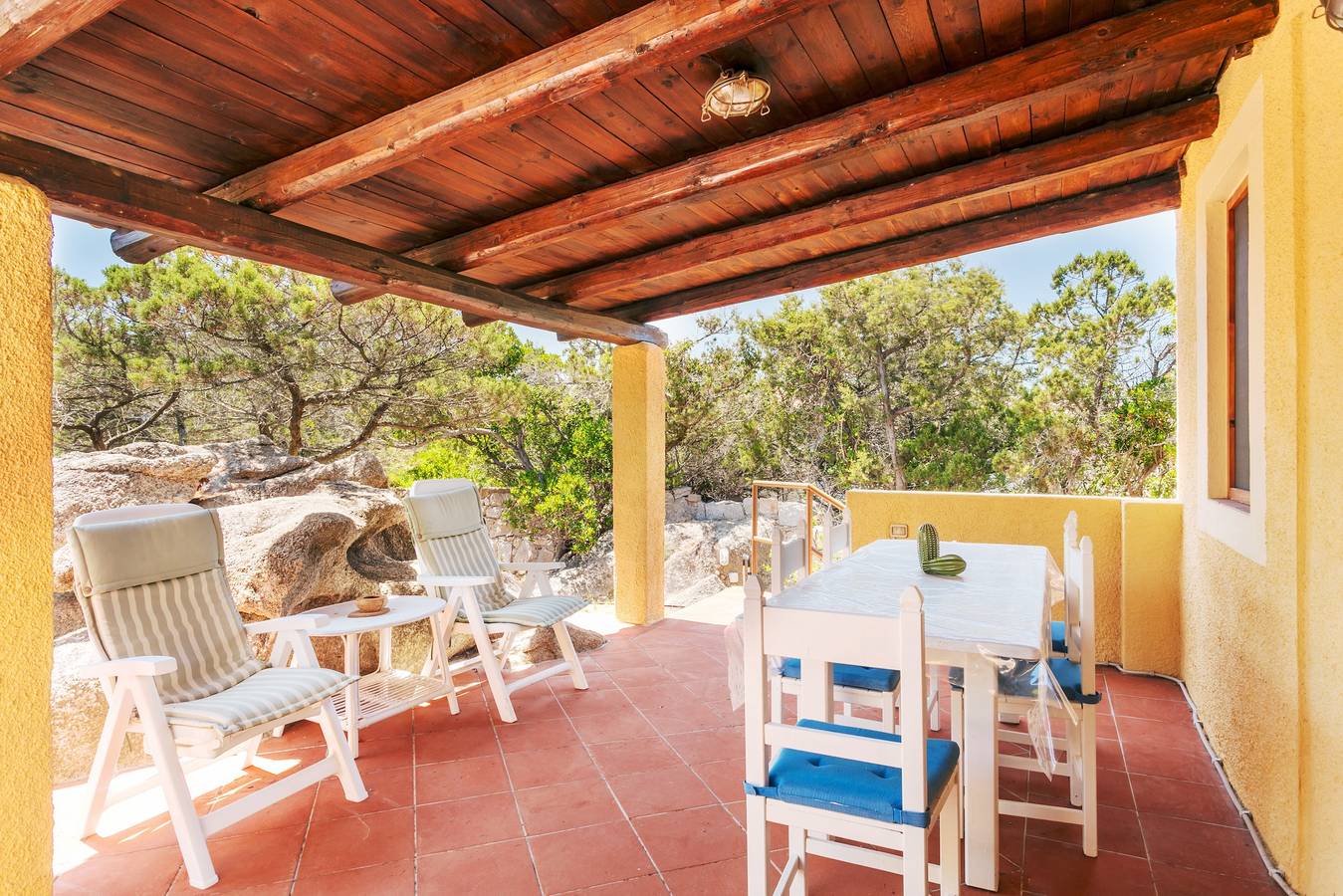 Cabaña cerca de la playa con jardín y terraza in Baja Sardinia, Arzachena