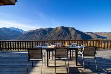 Gîte pour 4 personnes, avec terrasse à Camparan