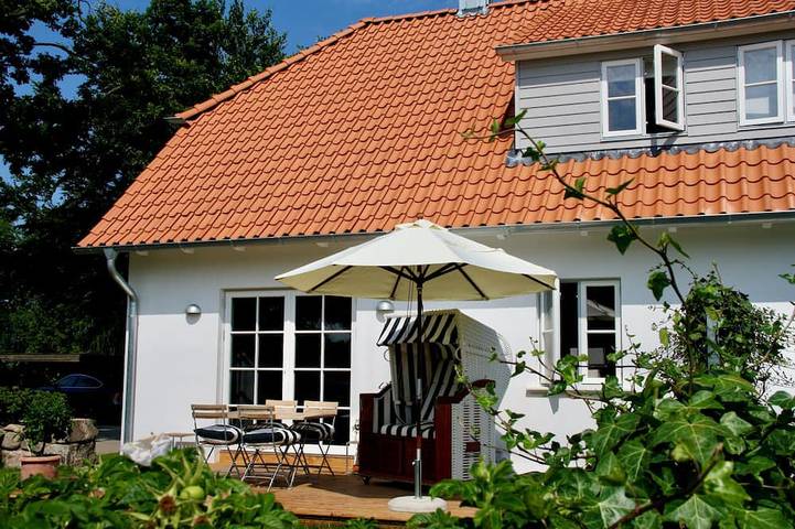 Ferienhaus für 4 Personen, mit Terrasse und Garten sowie Sauna in Rosenhagen