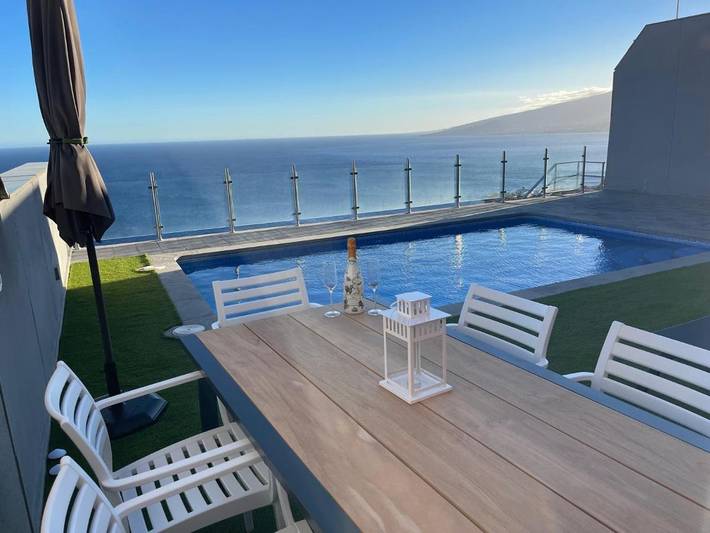 Location de vacances pour 10 personnes, avec Balcon et Terrasse ainsi que Jardin et Piscine dans Bocacangrejo