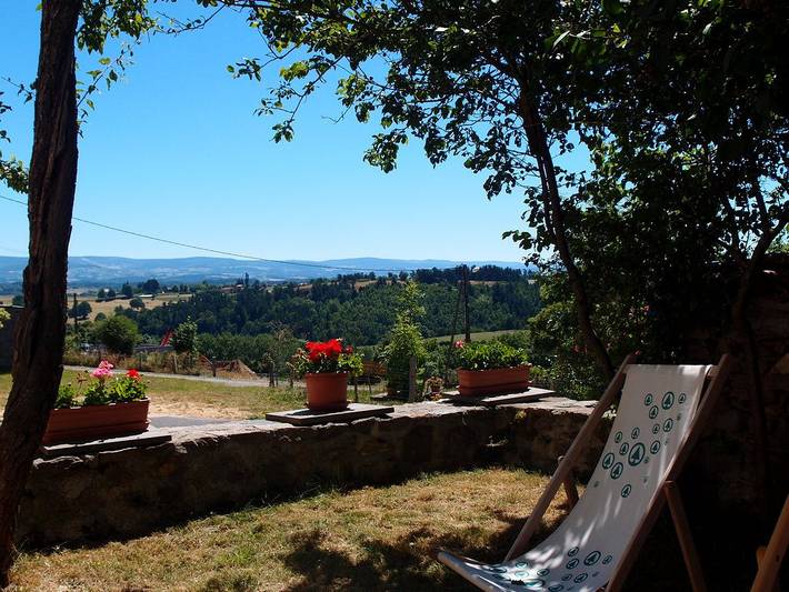 Gîte pour 7 personnes, avec terrasse dans le Cantal - 3