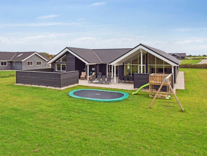 Ferienhaus für 18 Personen, mit Terrasse und Sauna sowie Pool in Hostrup Strand