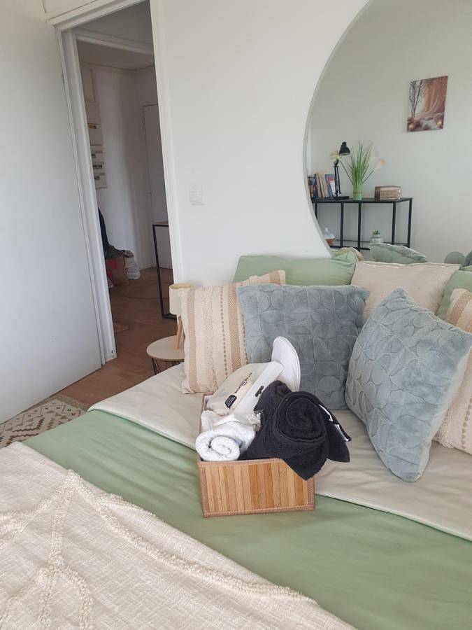 Appartement entier, One-Bedroom Apartment in Montigny-le-Bretonneux, Yvelines