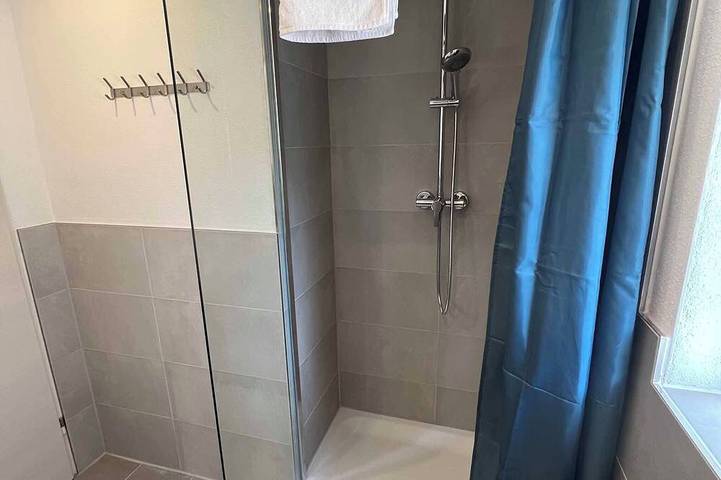 Ganze Wohnung, Ferienhaus mit 3 Schlafzimmern direkt am Fluss in Essing, Altmühltal