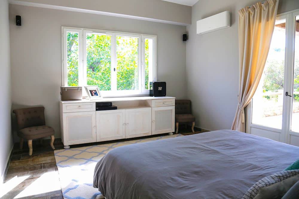 Luxurious Provencal Mas in the nature in Le Castellet, Toulon region