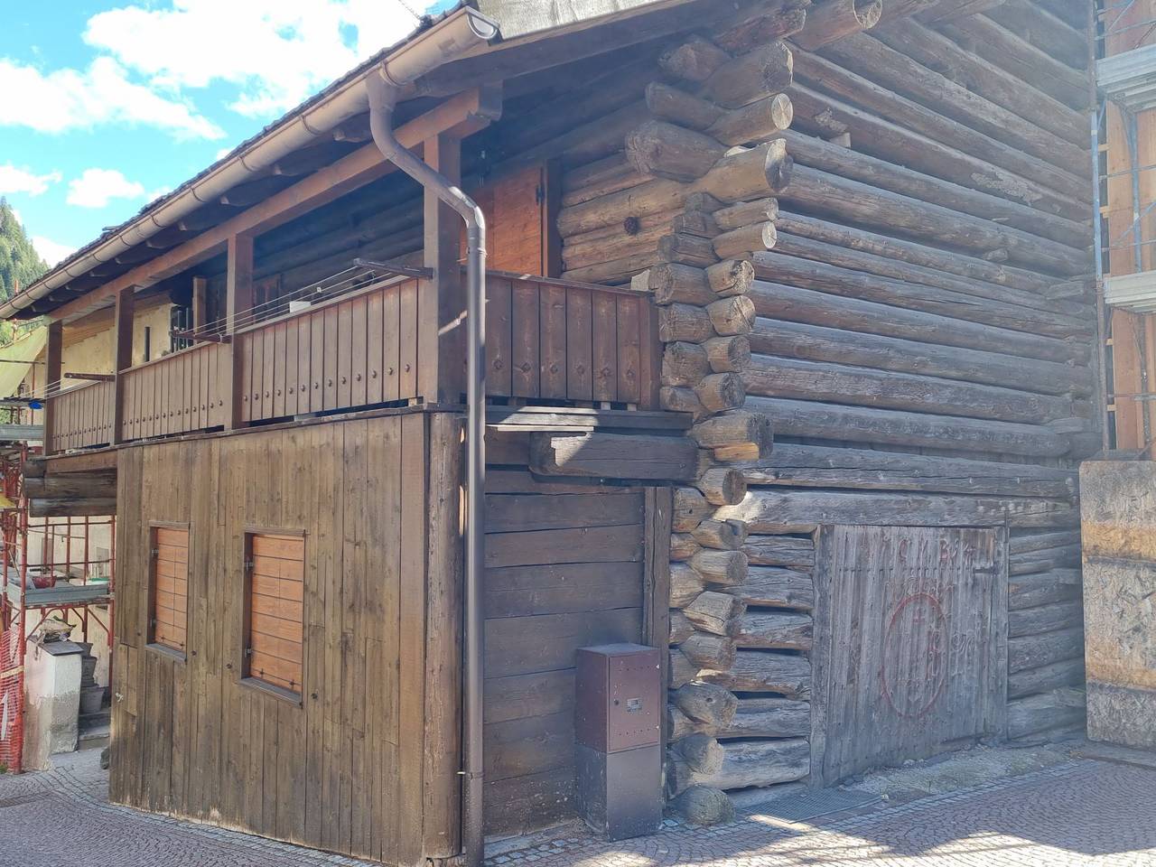 Ganze Ferienwohnung, Ferienwohnung für 4 Personen mit Terrasse in Mazzin, Dolomiti Superski